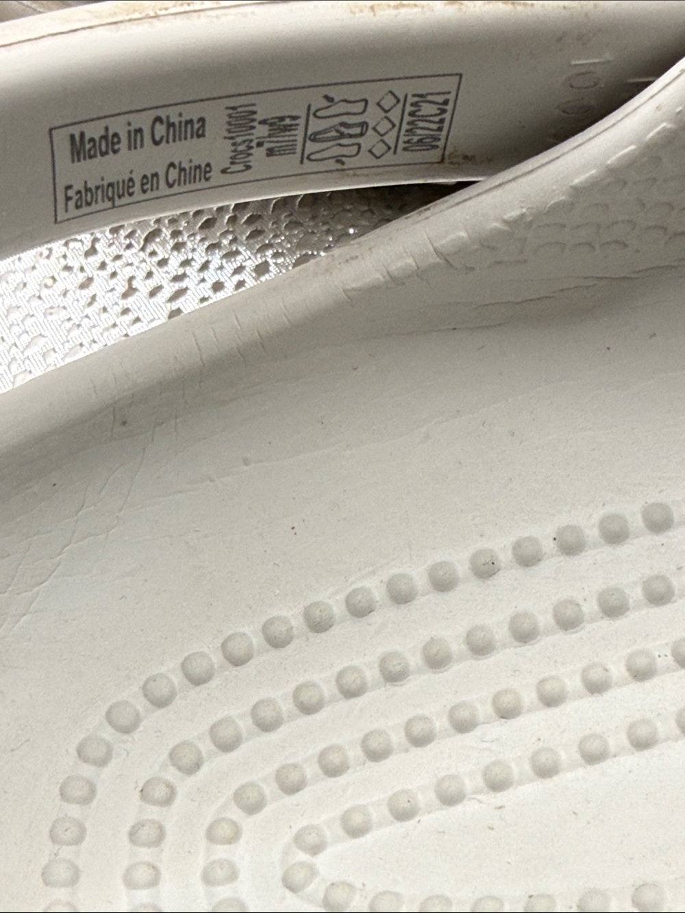 CROCS ClASSIC CLOGS - LIGHT GREY/CONCRETE ITEM IS UNISEX SIZE 7 - Picture 5 of 12